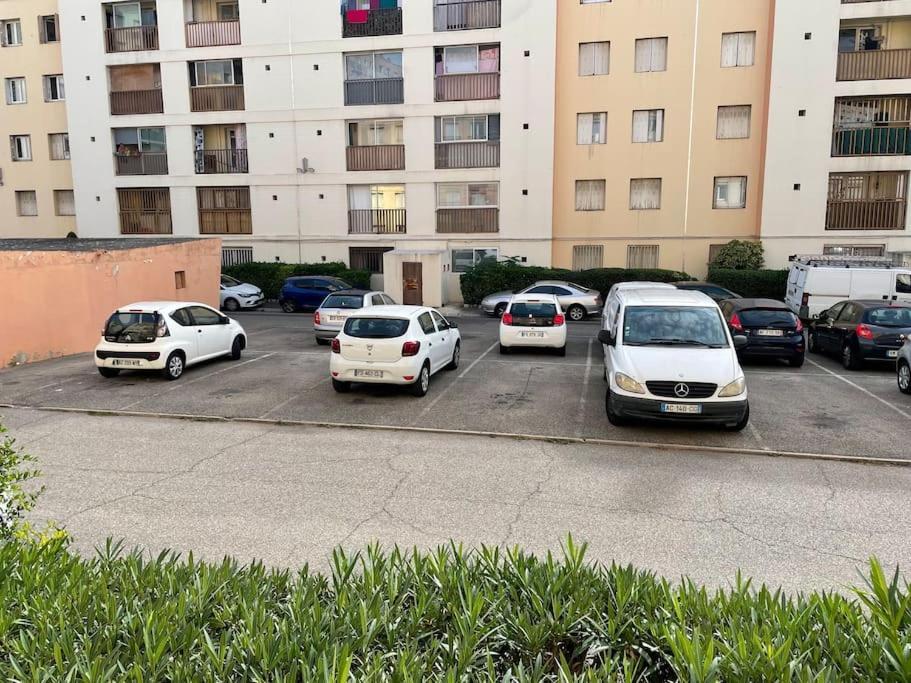 Jolie Charmant T3 Refait A Neuf A Марсель Экстерьер фото